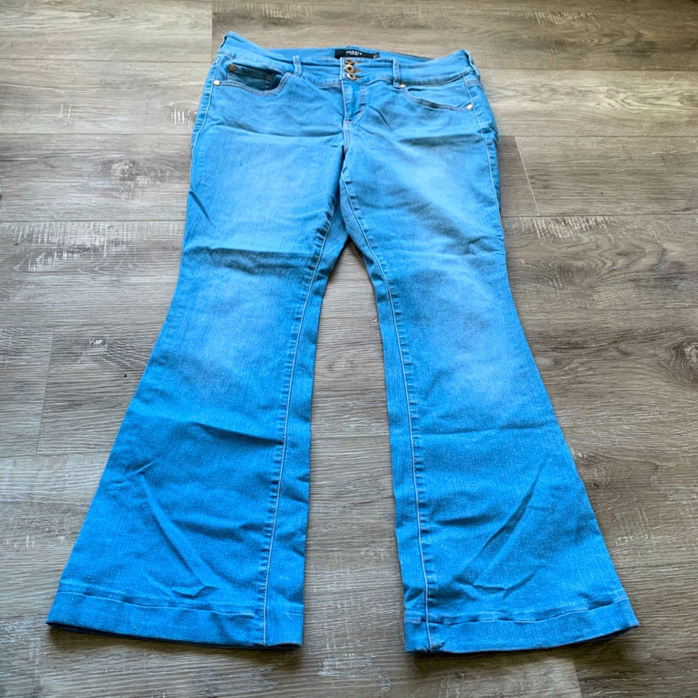 TORRID light blue flare jean 16